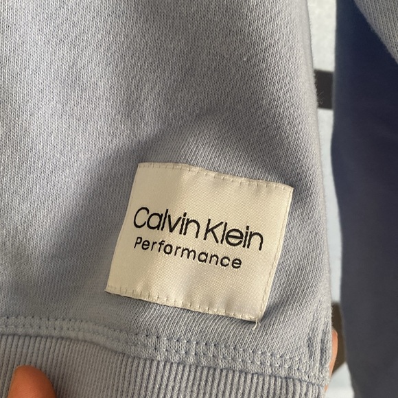 Calvin Klein Performance Pullover 🩵 - Picture 3 of 5